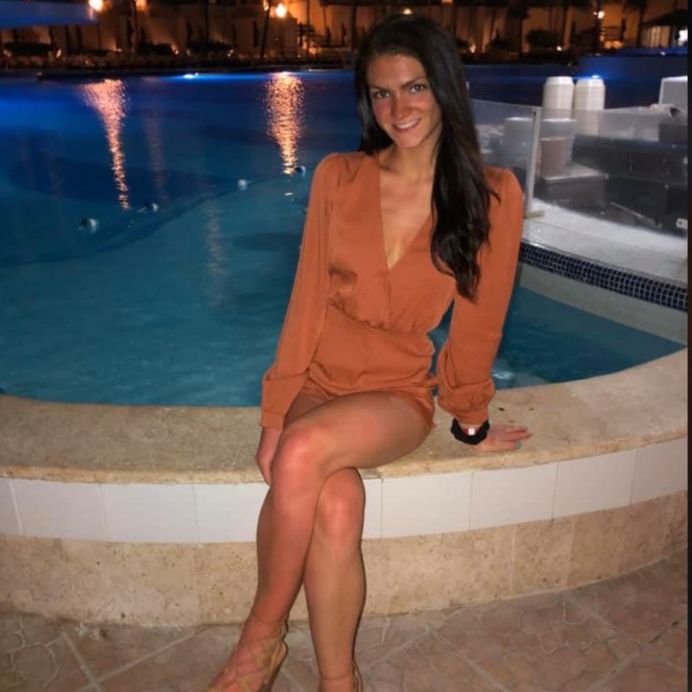 Meet your Posher, Caitlin